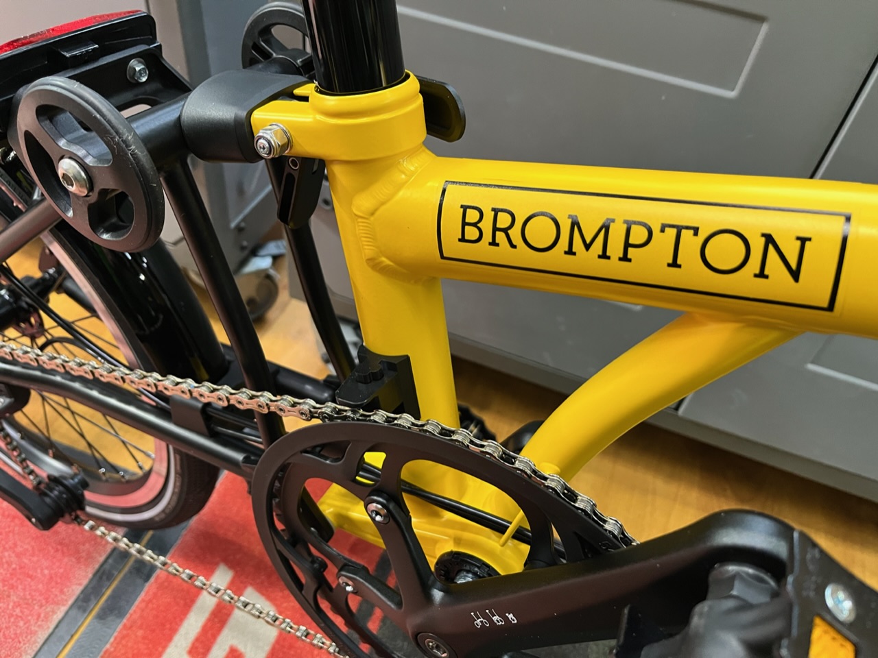 Brompton バンブルビーイエロー P-Line 国内30台限定 Brompton P Line Bumble Bee Yellow ご予約開始です。 – Bici
