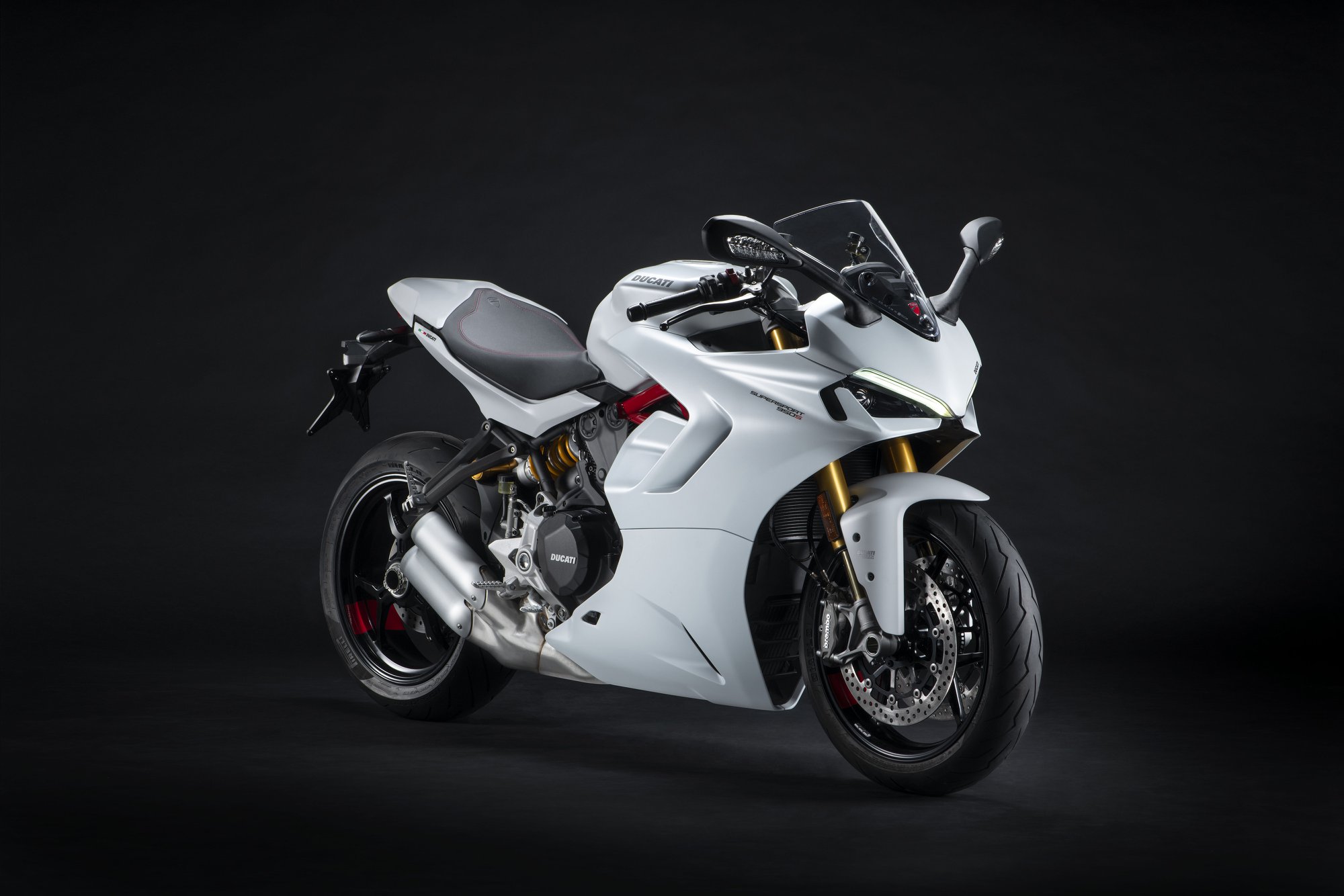 DUCATI スーパースポーツ950S 　純正ハイシート　+25ミリ ニュー スーパースポーツ950S 5月29日より日本発売開始！｜詳細ページ